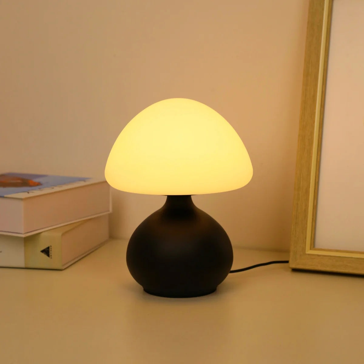 Minimalist mushroom table lamp with three color switching and infinite dimming